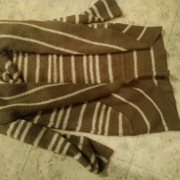 Top carigan - Picture 1 of 3